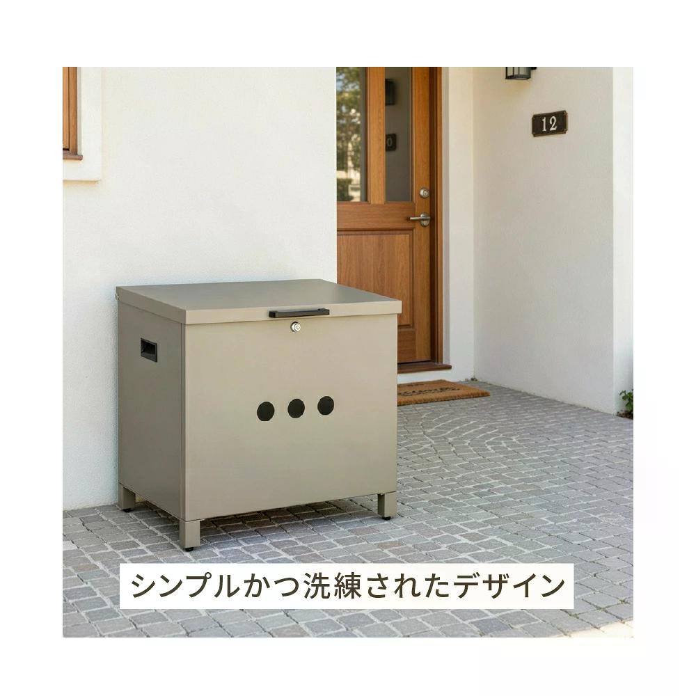 玄関前のベージュの収納ボックス